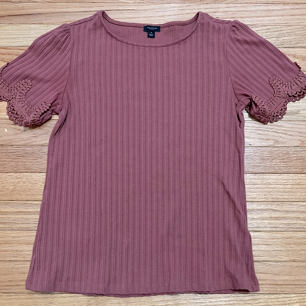 Ann Taylor Factory. Mauve PINK ribbed, embroidered sleeve sweater. Sz Medium